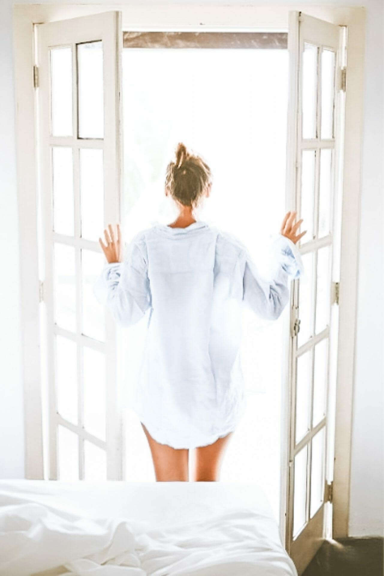 Minimalist Morning Routine Featured Image